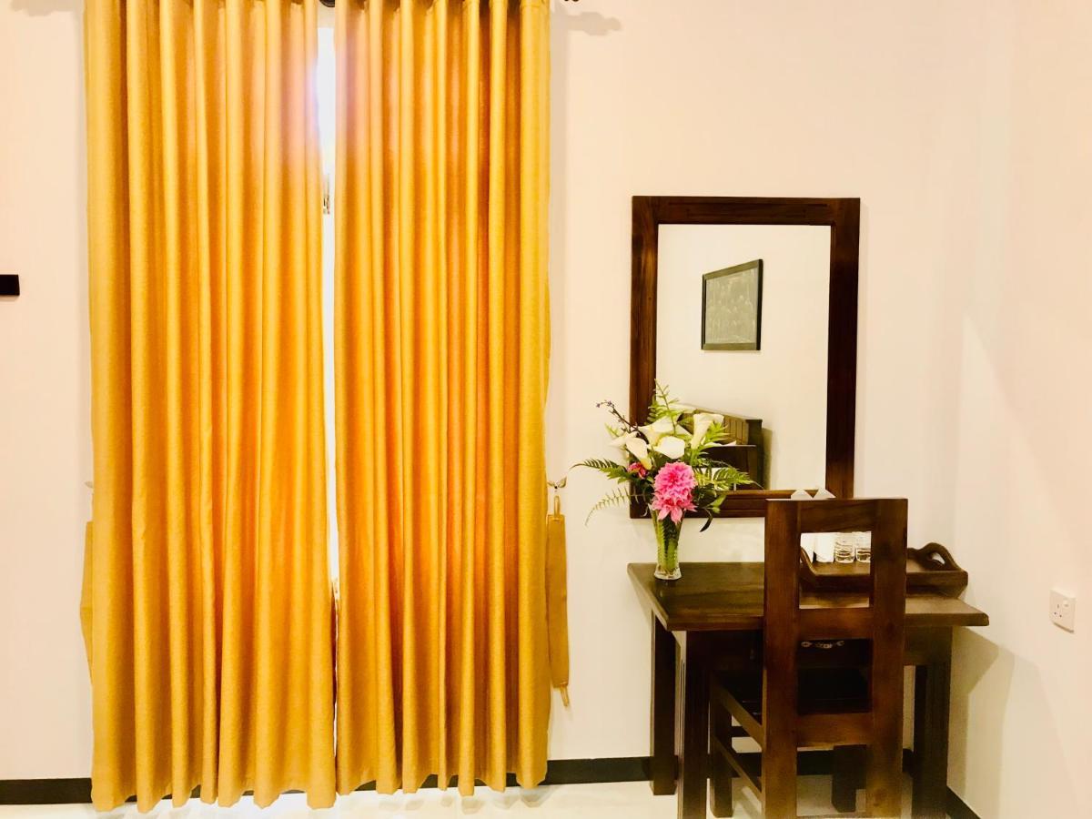 נוארה אליה Queensland Hotel מראה חיצוני תמונה