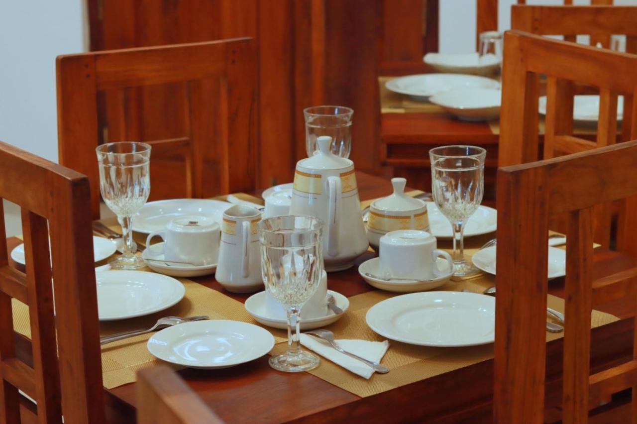 נוארה אליה Queensland Hotel מראה חיצוני תמונה