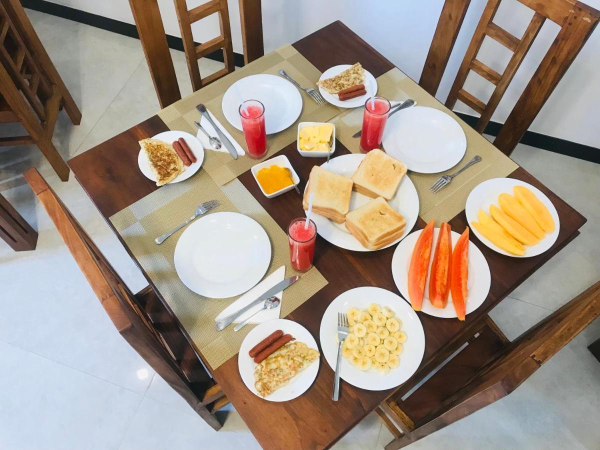 נוארה אליה Queensland Hotel מראה חיצוני תמונה